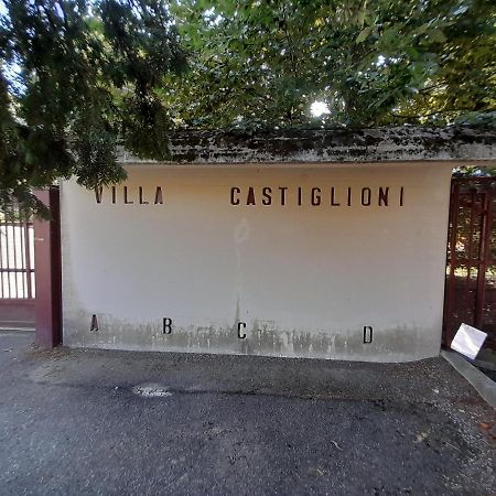 Appartamento Dellea Luino Eksteriør bilde